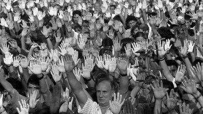 Manifestación en Ermua (Vizcaya) en recuerdo de Miguel Ángel Blanco, concejal asesinado por ETA en 1997.