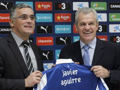 El presidente del Espanyol, Joan Collet, con el t&eacute;cnico Javier Aguirre.