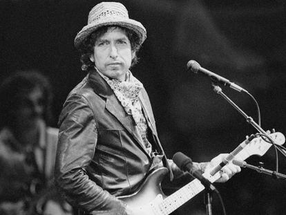 El cantautor Bob Dylan durante un concierto en Basilea, en 1984.