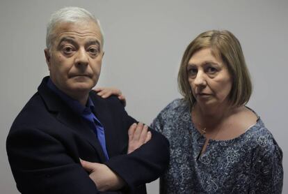 Manuel y Carmen González, padres de un niño que se suicidó por acoso