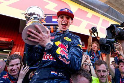 El holandés Max Verstappen, del equipo Red Bull Racing, celebra su triunfo en el GP de España, en Montmeló.