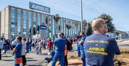 Los trabajadores de Airbus de la planta de Puerto Real (Cádiz).