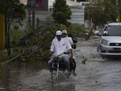 El poderoso huracán María vuelve a categoría 3 y deja atrás República Dominicana