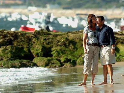 Cecilia y Nicolas Sarkozy, durante unas vacaciones en Arcachon, Francia, en agosto de 2006.