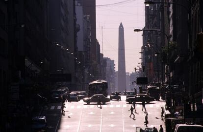 La avenida Corrientes, en Buenos Aires.