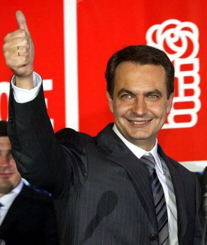 Tras tres días de dudas y tensión desde los atentados, los españoles decidieron cambiar de Gobierno dejando en nada los pronósticos de días anteriores. Los votantes dieron su apoyo mayoritario en las urnas al PSOE y Zapatero fue elegido con casi 11 millones de votos.