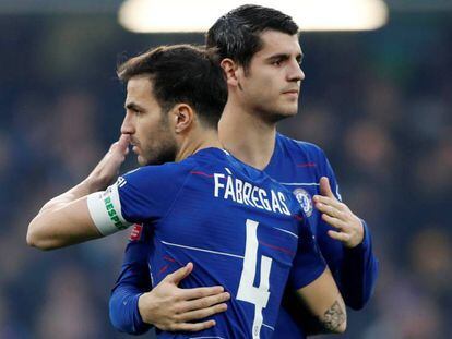 Cesc, ya en el Mónaco, abraza a Morata, uno de los objetivos el Barça.