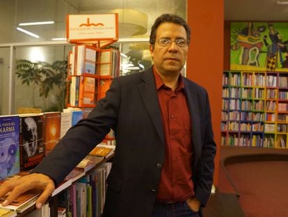Alberto Salcedo durante una presentación de un libro en Lima, Perú, en 2014.