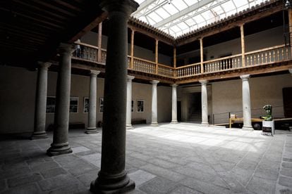 El palacio renacentista de los Superunda es uno de los 29 espacios de Ávila donde se van a instalar los sensores. La ciudad recibe cada año la visita de unos 400.000 turistas.