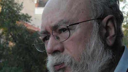 El poeta Carlos Álvarez.