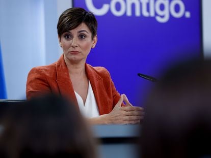 La ministra portavoz del Gobierno en funciones, Isabel Rodríguez, en la rueda de prensa tras el Consejo de Ministros, este lunes en Madrid.