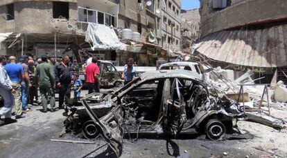 El lugar de unos de los atentados de este s&aacute;bado en el barrio de Saida Zeinab, a las afueras de Damasco.