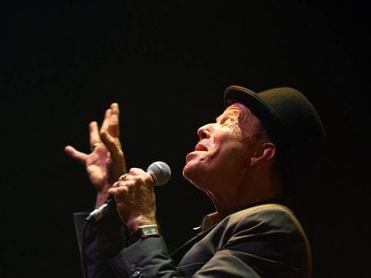 Tom Waits, en un concierto en París en 2008.