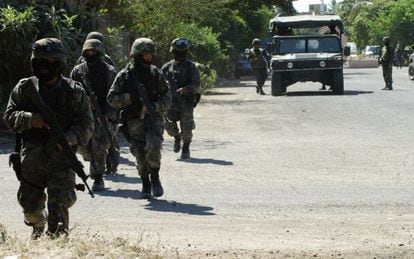 Patrulla del Ejército mexicano en la labores contra el narcotráfico.