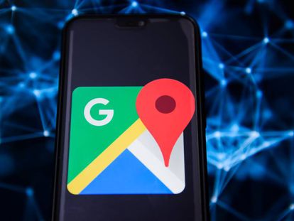 El logo de Google Maps sobre un teléfono Android.