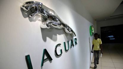  Logotipo de Jaguar.  