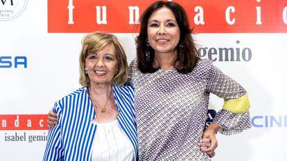 Las periodistas María Teresa Campos e Isabel Gemio, en Madrid en 2019.