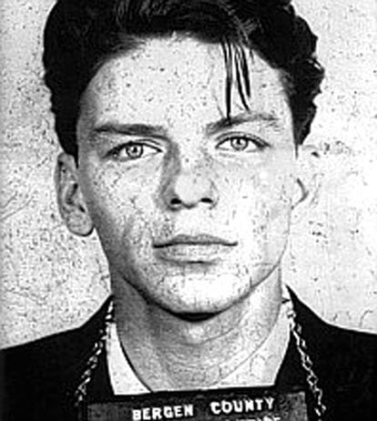 Frank Sinatra fue acusado de adulterio en Nueva Jersey en 1938.