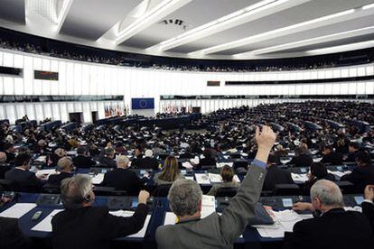 Los europarlamentarios votan el <i>Informe Fourtou</i>, que pide una moratoria para la recalificación de terrenos en la Comunidad Valenciana.