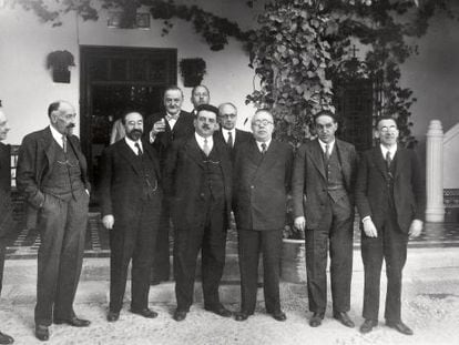 Almuerzo en el Cigarral en 1932. En el centro, &Eacute;douard Herriot; a su izquierda, Manuel Aza&ntilde;a, Gregorio Mara&ntilde;&oacute;n y Luis de Zulueta; a su derecha, Fernando de los R&iacute;os.