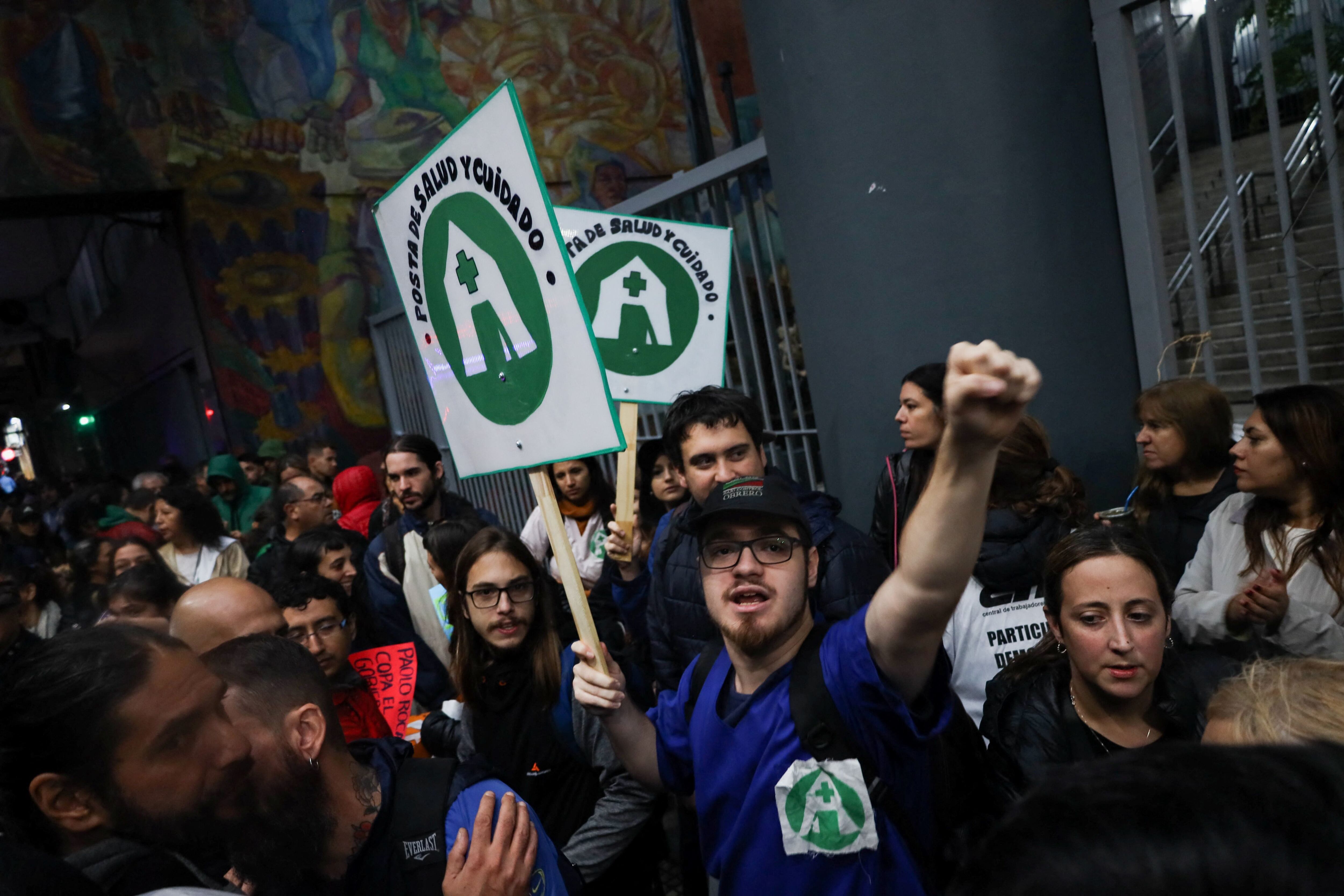 Los sindicatos del sector público de Argentina echan un pulso a Milei