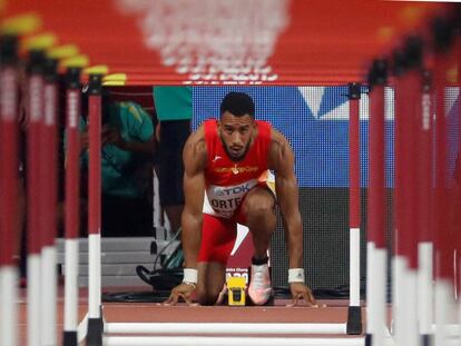 Orlando Ortega, antes de la salida de una serie de los 110m vallas del Mundial de Atletismo de 2019.