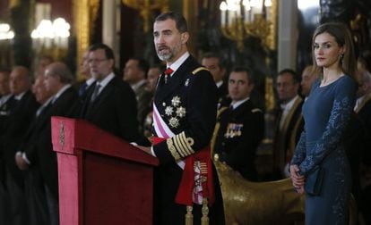 Felipe VI, quien preside por vez primera, acompañado de doña Letizia, la celebración de la Pascua Militar.