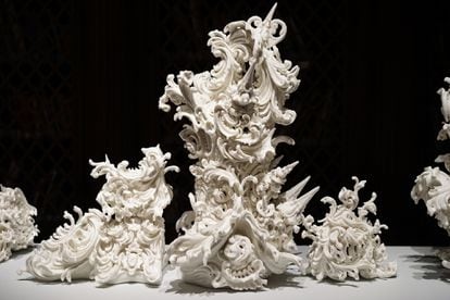 Escultura de porcelana de Katsuyo Aoki. 