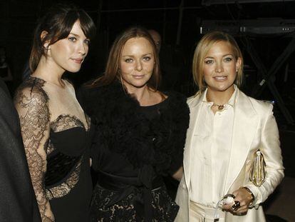 Liv Tyler (izquierda) o Kate Hudson, y diseñadoras como Stella McCartney (centro)