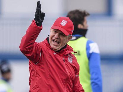 Aguirre, en un entrenamiento del Leganés.