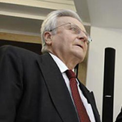 El presidente del BCE, Jean Claude-Trichet y el director gerente del FMI, Dominique Strauss-Kahn