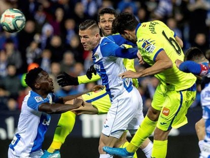 Cabrera anota el primer gol del Getafe ante el Leganés.