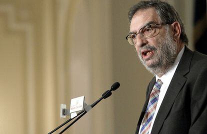 El presidente de la Academia de las Artes y las Ciencias Cinematográficas de España, Enrique González-Macho, durante su intervención en el Foro de la Nueva Economía.