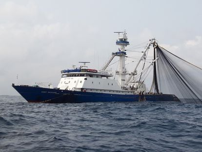 Barco atunero Sant Yago Uno, propiedad de la empresa Jealsa.