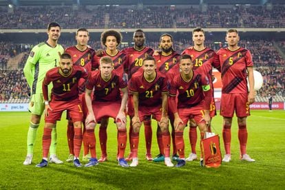 El equipo de Bélgica posa antes de un partido.