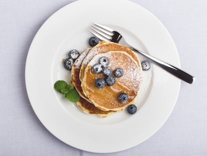 Las famosas tortitas de plátano y avena (con su poquito de sirope de eritritol con link a tienda incluido)