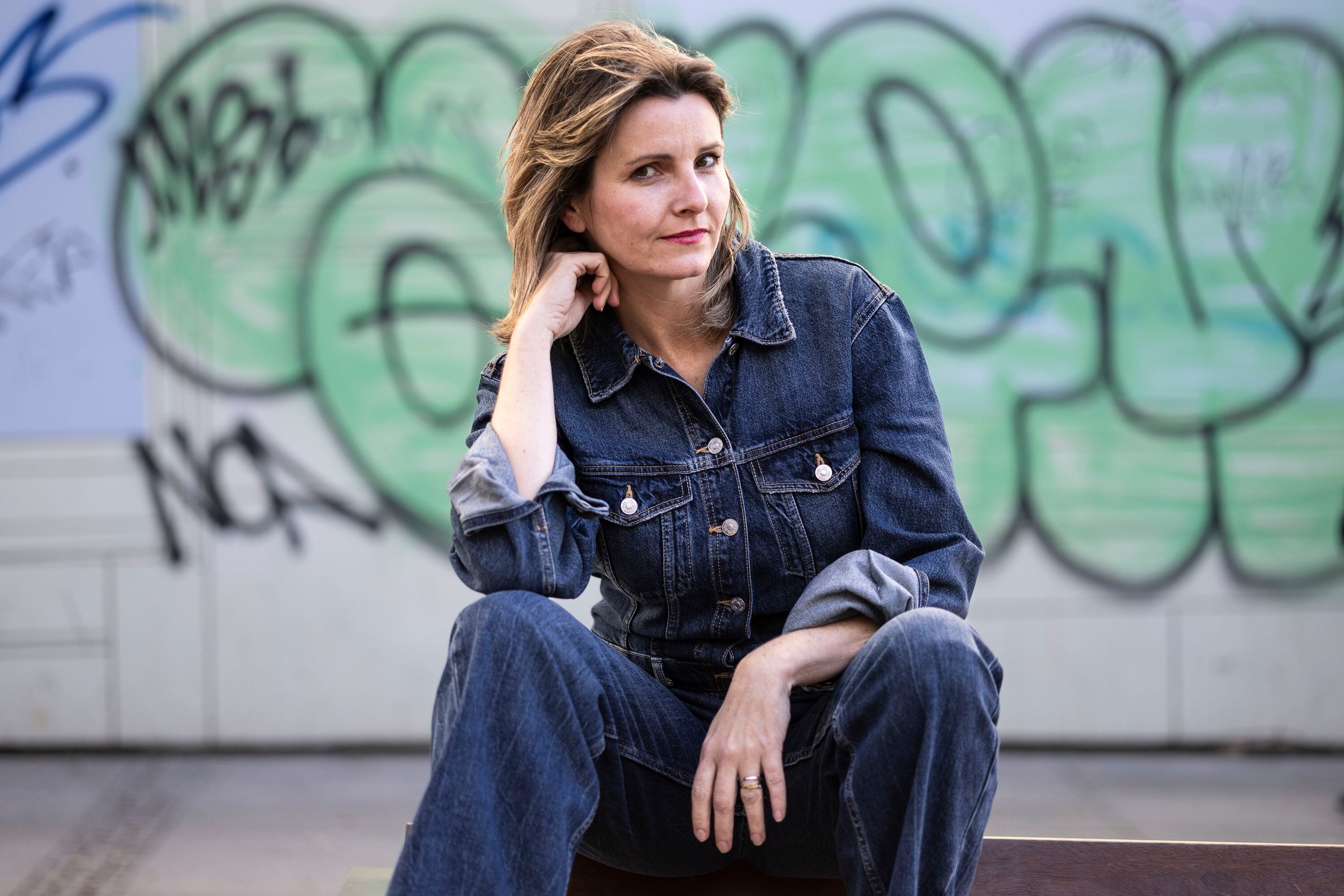 Silvia Hidalgo, escritora: “Con WhatsApp, Galdós y Emilia Pardo Bazán hoy durarían ocho semanas”