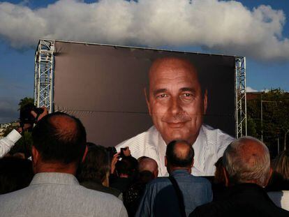 Uno de los actos de despedida de Chirac, en Niza, el 27 de septiembre, un día después de su muerte.
 