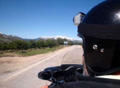 Con España en Moto las excursiones se pueden realizar de acompañante, en el asiento trasero de una moto de gran cilindrada