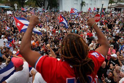 Lo ocurrido en La Habana resonó en Miami, donde centenares de cubanos residentes en esa ciudad estadounidense se concentraron para protestar contra el Gobierno de la isla.