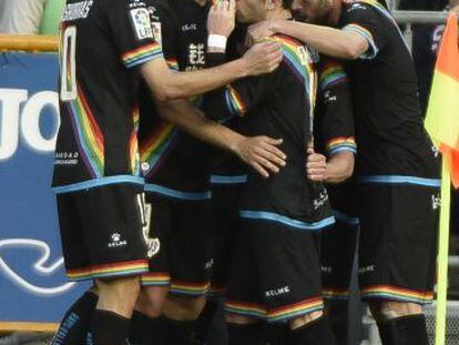 Los jugadores del Rayo celebran un gol en Granada.