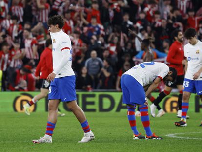 Marc Guiu, Ilkay Gundogan y Marc Cubarsí después de la derrota ante el Athletic en la Copa del Rey.