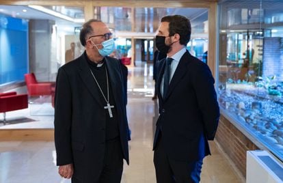 El líder del PP, Pablo Casado, se reúne con el presidente de la Conferencia Episcopal, Juan José Omella, en diciembre de 2020. Foto: TAREK (PP) 12/10/2020