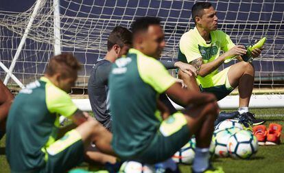 Los jugadores del Chapecoense en el entrenamiento en la Ciudad Deportiva del Barça.