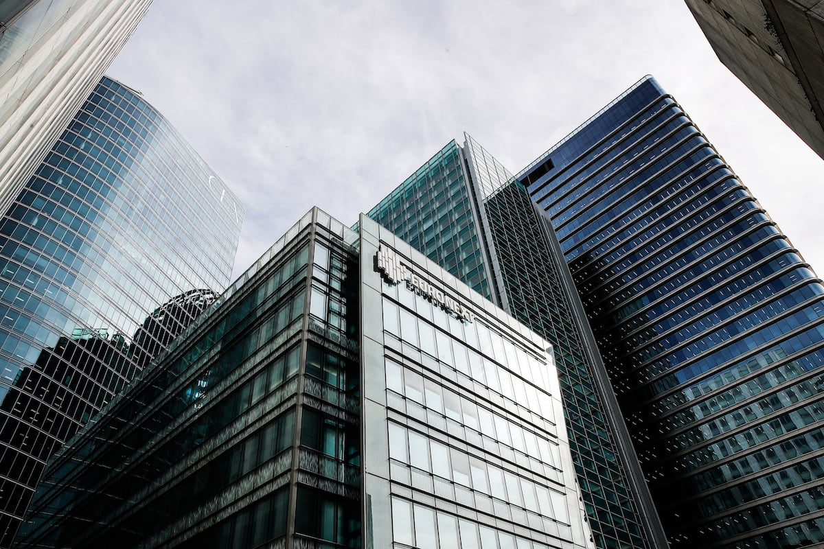 El fondo europeo de rescate alerta de los riesgos del sector inmobiliario para la banca de la zona euro | Economía