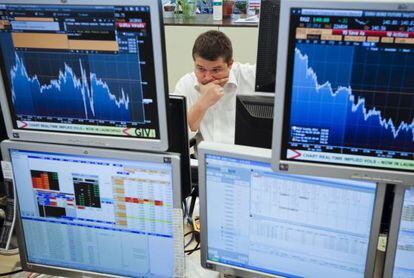 Vista de las oficinas de Ahorro Corporación, grupo de servicios financieros encargado de la subasta de bonos y letras del Tesoro Público español.