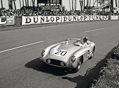 Pierre Levegh. En 1952 se empeñó en correr sin relevo durante las 24 Horas de Le Mans y acabó desfalleciendo y matándose junto a 83 personas tras perder el control de su Mercedes y embestir contra el público.