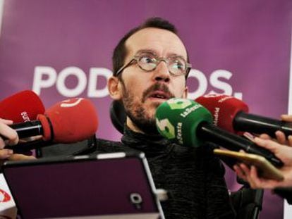 El secretario de Organización de Podemos rectifica después de que el candidato a la Comunidad dimitiera del Congreso el lunes
