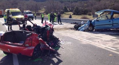 Imagen de la colisión de dos coches que se produjo en febrero en Ávila, que le costó la vida a cinco personas.