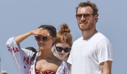 Alicia Vikander y Michael Fassbender, este miércoles en Formentera.